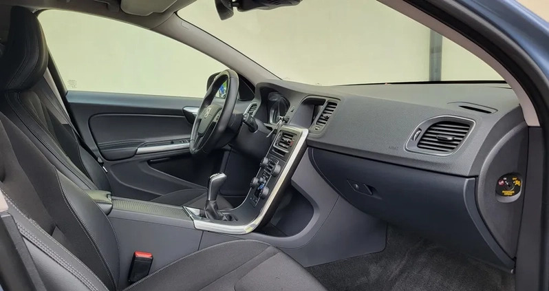 Volvo V60 cena 63500 przebieg: 129000, rok produkcji 2017 z Aleksandrów Łódzki małe 529